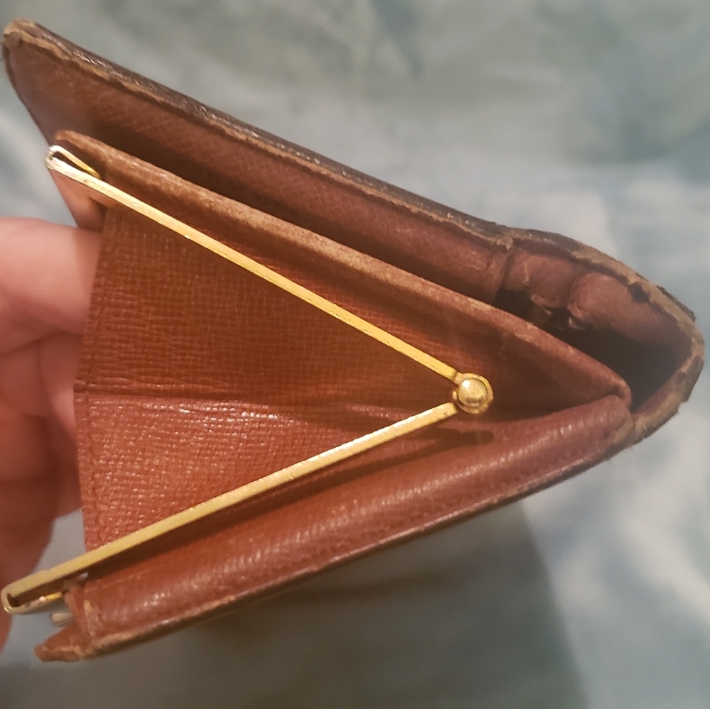 Lintage Louis Vuitton Long Kisslock Wallet - Picture 14 of 17